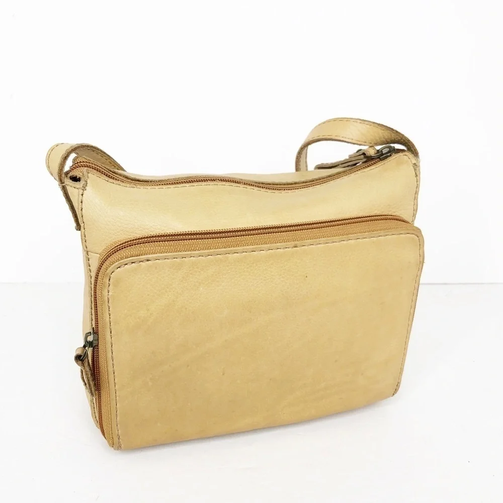 Fossil tan pebbled leather shoulder purse
